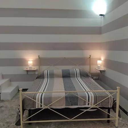 펜션 Casa Di Leo E Casa Di Enza 알레사노